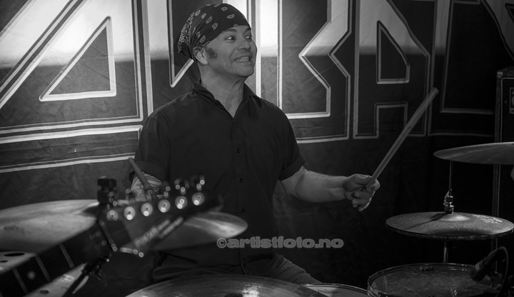 Christian Håpnes Svendsen, Razorbats på Vaktbua i Kristiansand. Foto Svein Erik Nomeland