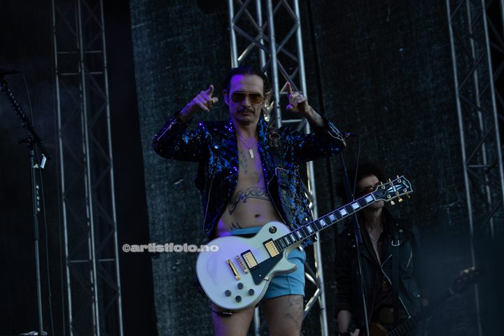 The Darkness på Tons of Rock 2022. Foto: Millie Steinsdóttir Leirvik