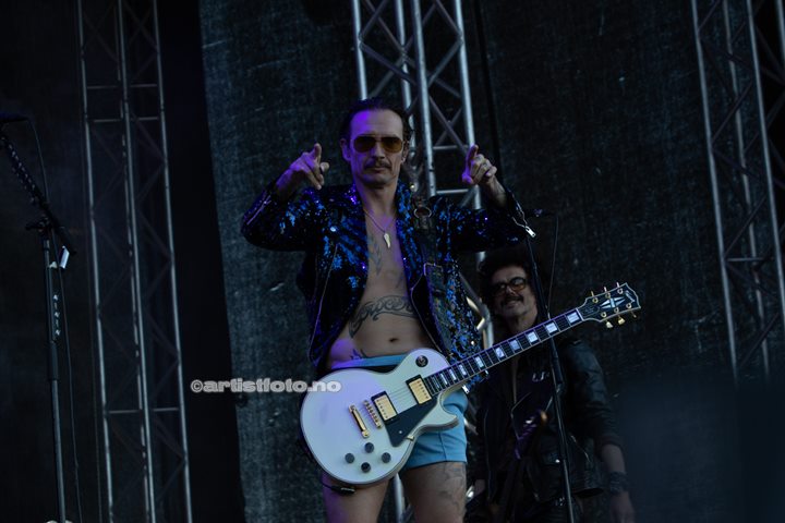 The Darkness på Tons of Rock 2022. Foto: Millie Steinsdóttir Leirvik