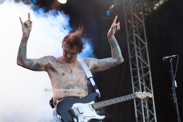 The Darkness på Tons of Rock 2022. Foto: Millie Steinsdóttir Leirvik