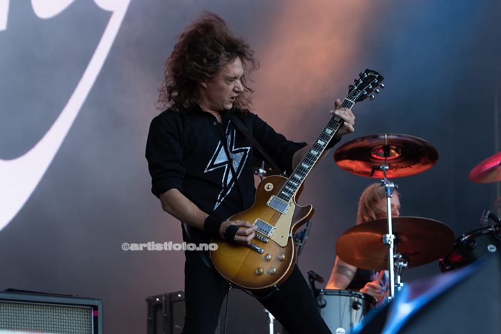 The Darkness på Tons of Rock 2022. Foto: Millie Steinsdóttir Leirvik