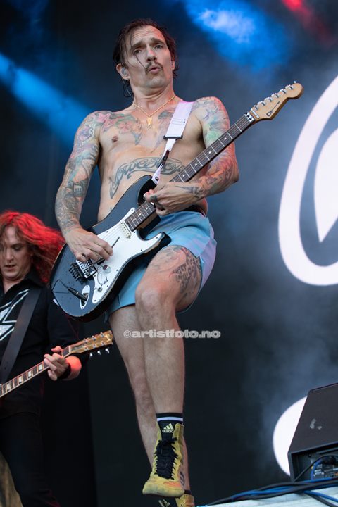 The Darkness på Tons of Rock 2022. Foto: Millie Steinsdóttir Leirvik