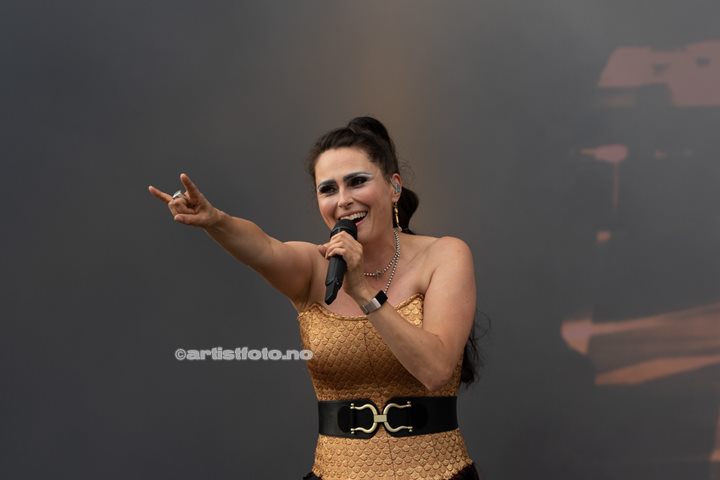 Within Temptation på Tons of Rock 2022. Foto: Millie Steinsdóttir Leirvik