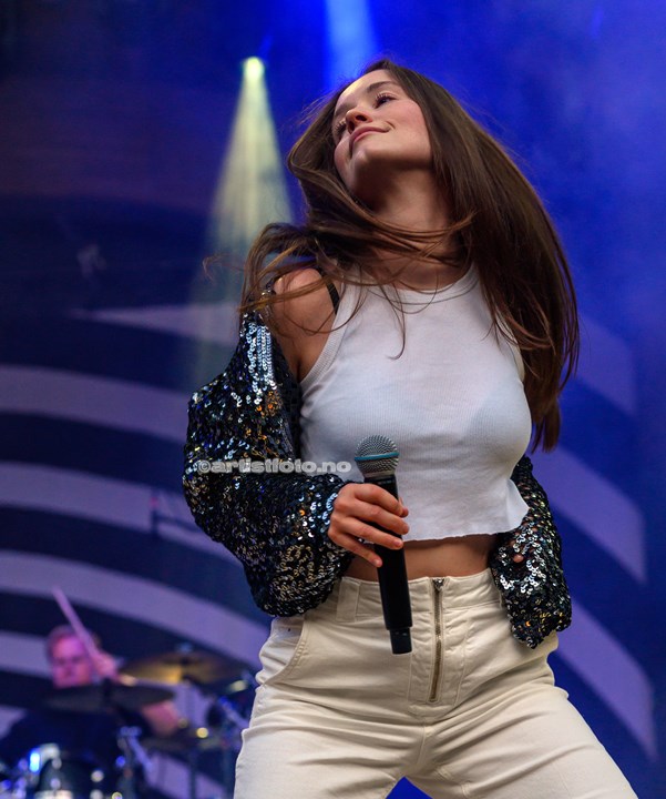 Sigrid på Ravnedalen Live 2023 , Kristiansand. Foto: Svein Erik Nomeland