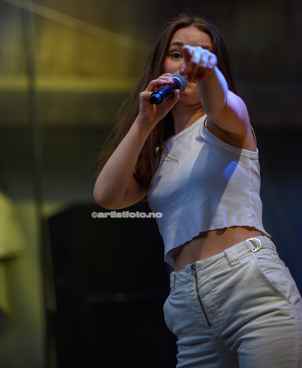 Sigrid på Ravnedalen Live 2023 , Kristiansand. Foto: Svein Erik Nomeland