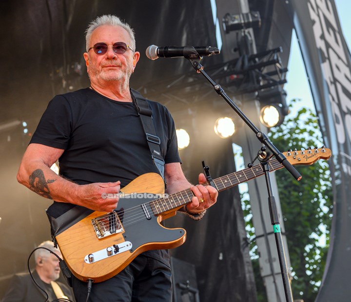 Åge Aleksandersen m/ Sambandet, Canal Street, Arendal. Foto: Svein Erik Nomeland