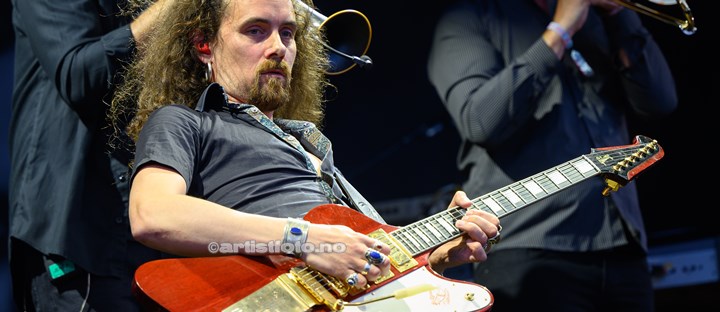 Åge Aleksandersen m/ Sambandet, Canal Street, Arendal. Foto: Svein Erik Nomeland