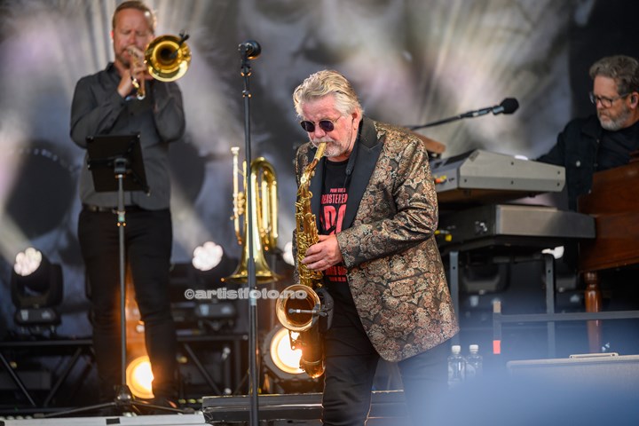 Åge Aleksandersen m/ Sambandet, Canal Street, Arendal. Foto: Svein Erik Nomeland