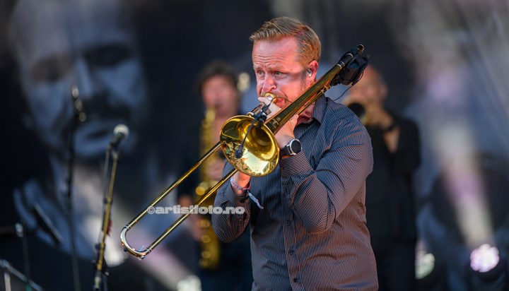 Åge Aleksandersen m/ Sambandet, Cavnal Street, Arendal. Foto: Svein Erik Nomeland