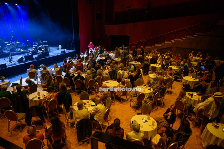 Gurls med Trondheim Jazz Orchestra, Canal Street, Arendal. Foto: Svein Erik Nomeland