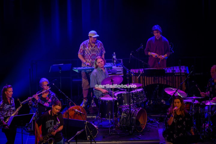 Gurls med Trondheim Jazz Orchestra, Canal Street, Arendal. Foto: Svein Erik Nomeland