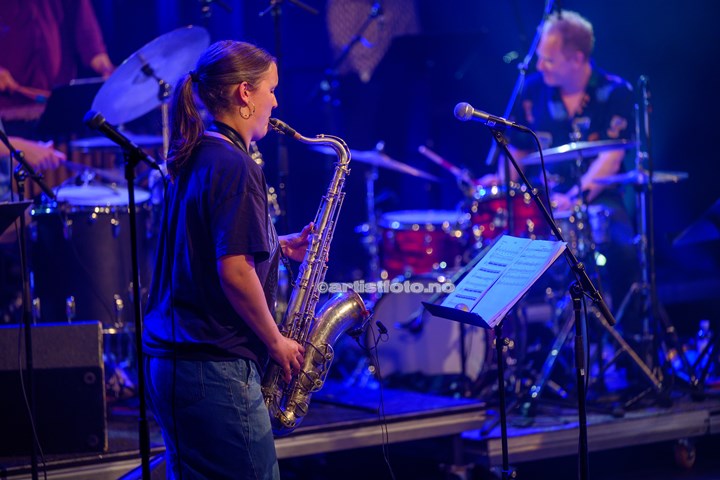Gurls med Trondheim Jazz Orchestra, Canal Street, Arendal. Foto: Svein Erik Nomeland