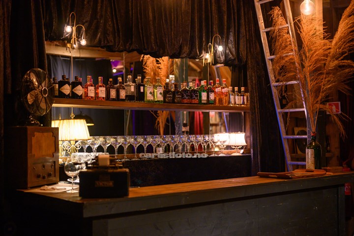 Thomas Dybdahl på Haubitz Låve, Kristiansand. Foto: Svein Erik Nomeland