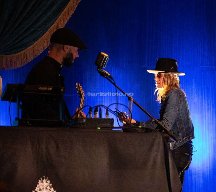 Fra venstre: Dehn Sora og David Eugene Edwards, på Gamla, Kristiansand. Foto: Margaretha Krug Aase