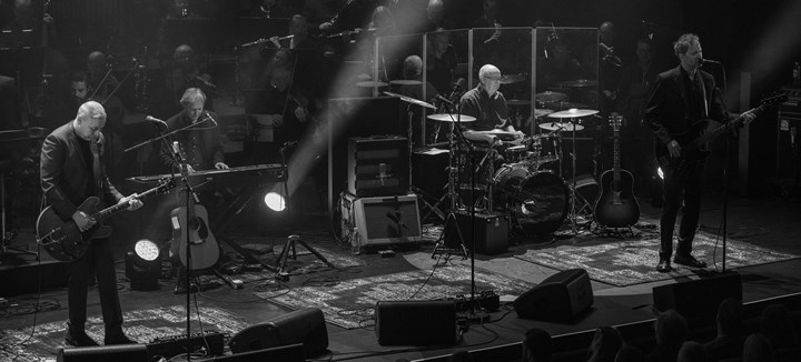 deLillos og Kristiansand Symfoniorkester. Fra venstre: Lars Lundevall, Lars Lillo-Stenberg, Øystein Paasche, Lars Fredrik Beckstrøm. Kilden, Kristiansand. Foto: Svein Erik Nomeland