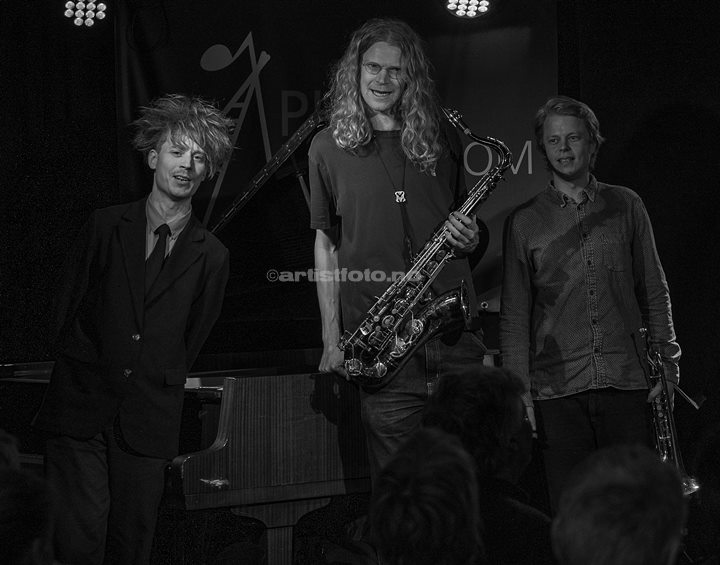 Fra venstre: Jeppe Zeeberg, Mads Egetoft, Erik Kimestad Pedersen, Kresten Osgood Quintet. Piren Kulturrom, Mandal. Foto: Svein Erik Nomeland