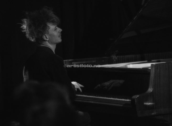 Jeppe Zeeberg, Kresten Osgood Quintet. Piren Kulturrom, Mandal. Foto: Svein Erik Nomeland