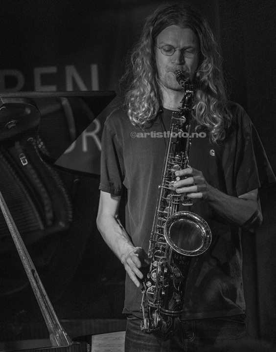 Mads Egetoft, Kresten Osgood Quintet. Piren Kulturrom, Mandal. Foto: Svein Erik Nomeland