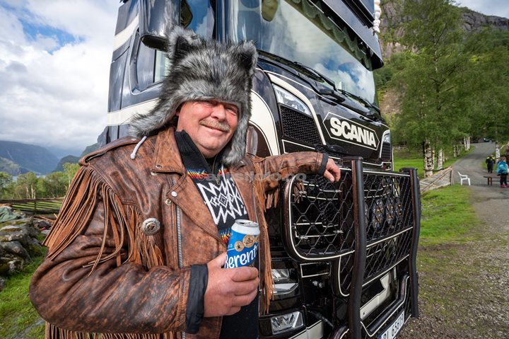 Svein Inge Sandal hadde lue som vekket oppsikt.  Foto: Svein Erik Nomeland