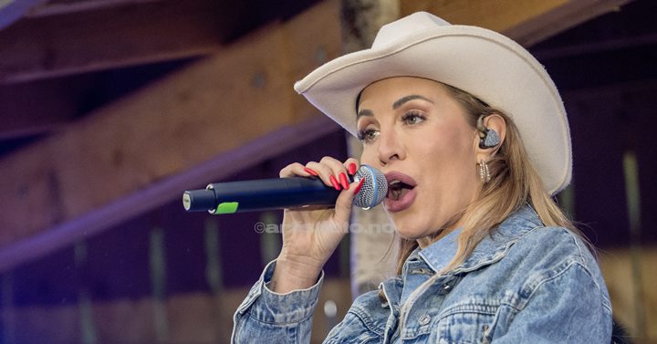 Carina Dahl, Sommerfest i Kongsdalen, Foto: Svein Erik Nomeland