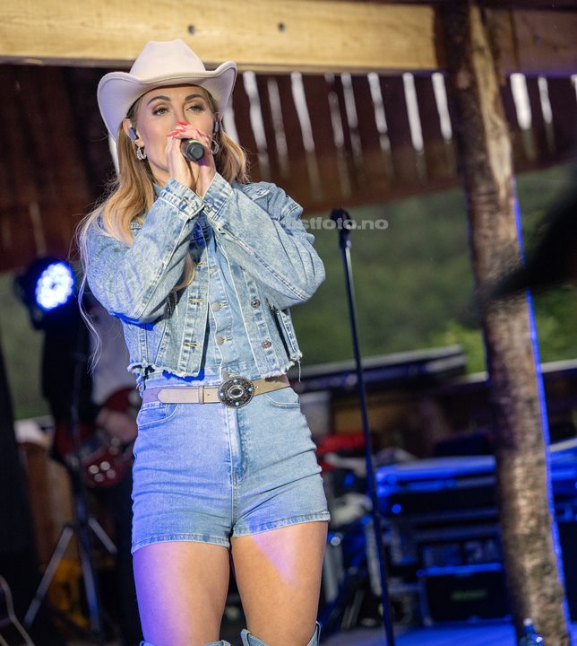 Carina Dahl, Sommerfest i Kongsdalen, Foto: Svein Erik Nomeland