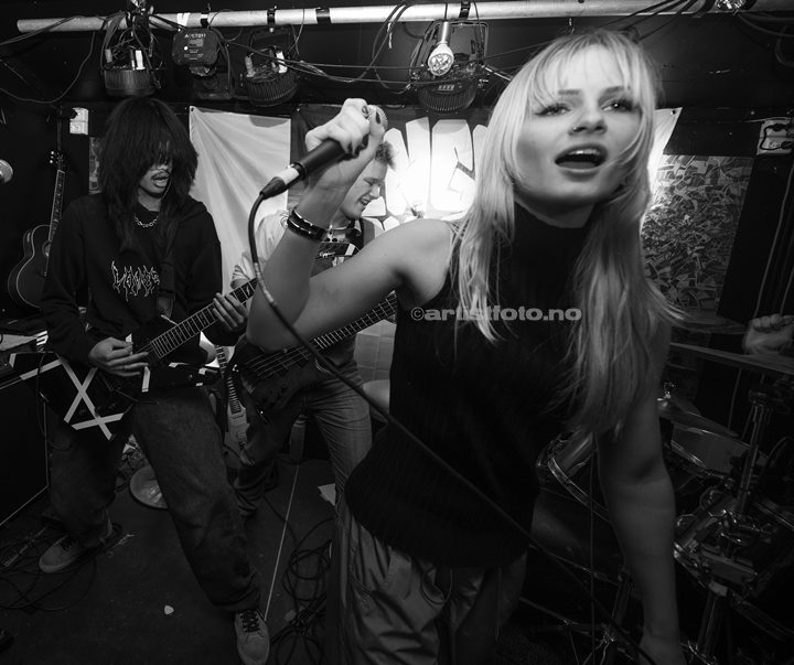 EngraveEngraved på Vaktbua, Kristiansand. Foto: Svein Erik Nomelandd på Vaktbua, Kristiansand. Foto: Svein Erik Nomeland