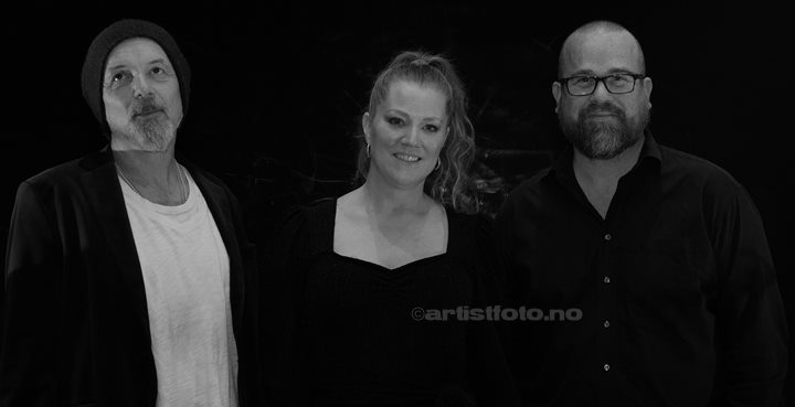 Fra venstre: Vidar Arntsen, Rebecca Reimers, Kjell Martin Sirnes, Myrul, Under, Lindesnes. Foto: Svein Erik Nomeland