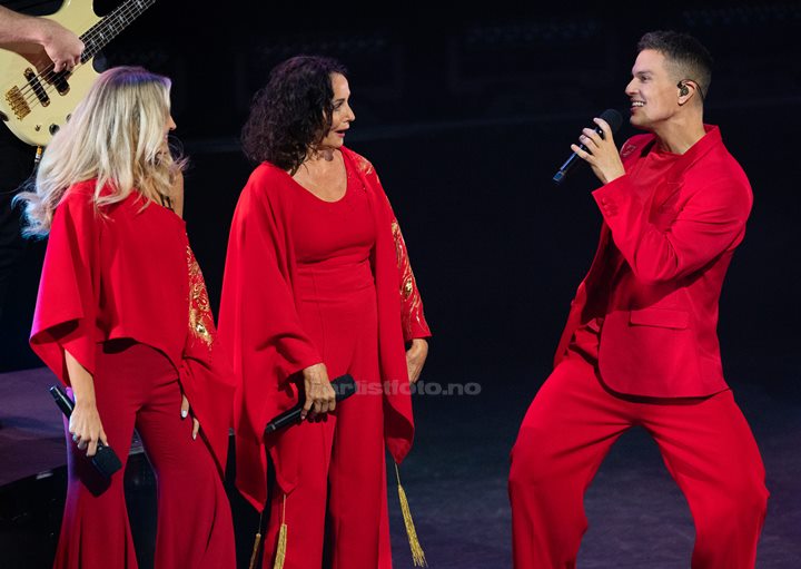 Fra venstre: Charlotte Brænna, Inger Lise Rypdal og Atle Pettersen. Waterloo – Vår ABBA-hyllest, Kilden Kristiansand. Foto: Svein Erik Nomeland