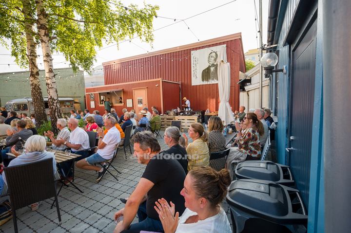 Sigvart Dagsland og Karoline Kruger i Posebyhaven, Kristiansand. Foto: Svein Erik Nomeland