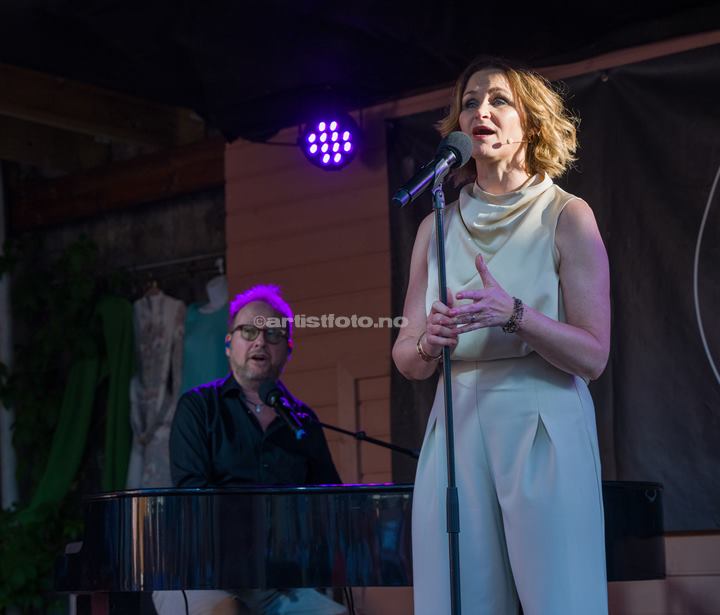 Sigvart Dagsland og Karoline Kruger i Posebyhaven, Kristiansand. Foto: Svein Erik Nomeland