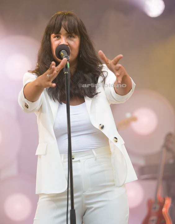 Maria Mena med band, Ravnedalen Live, Kristiansand. Foto: Svein Erik Nomeland