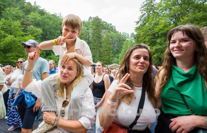 Maria Mena med band, Ravnedalen Live (header), Kristiansand. Foto: Svein Erik Nomeland