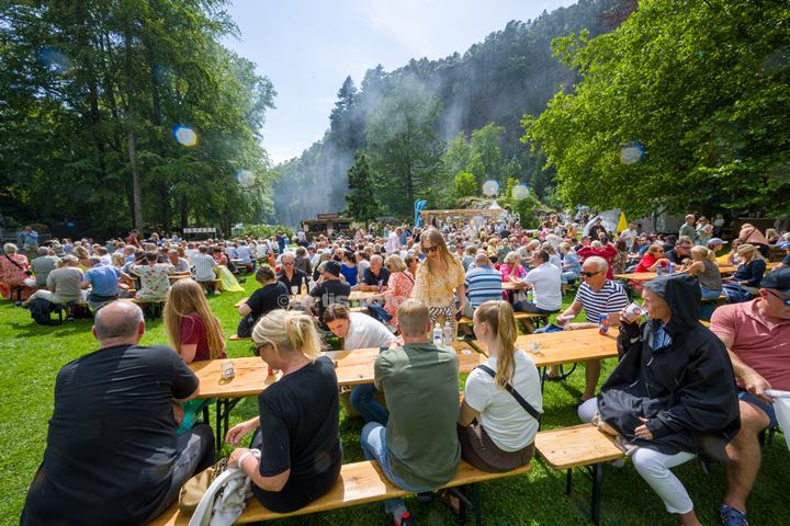Maria Mena med band, Ravnedalen Live, Kristiansand. Foto: Svein Erik Nomeland
