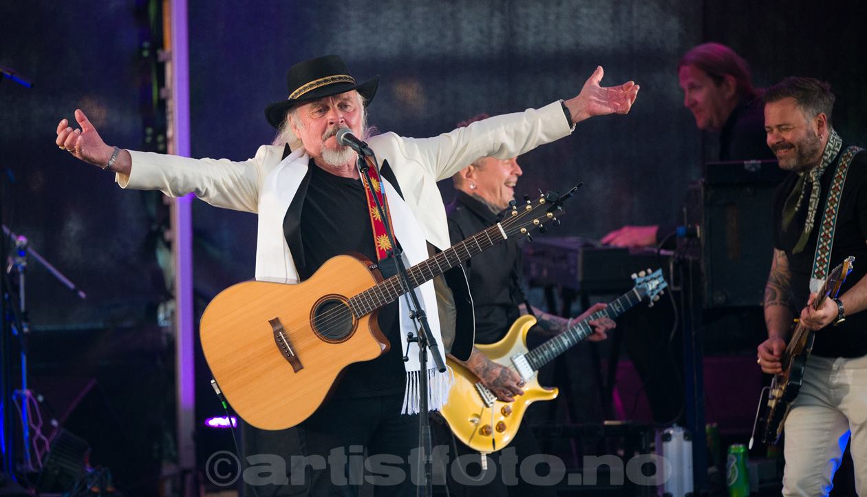 Terje Tysland Band, Poppes Plass, Arendal (header). Foto: Svein Erik Nomeland