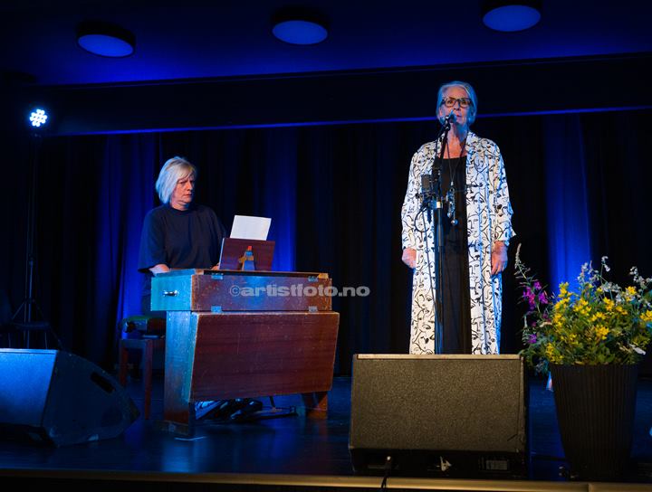Eldbjørg Furholt og Ragnhild Furholt, Setesdal Folkemusikkfestival 2025. Foto: Svein Erik Nomeland