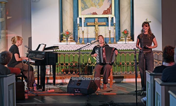 ULD i Vår Frelsers Kirke, Farsund Folk Festival. Foto: Svein Erik Nomeland