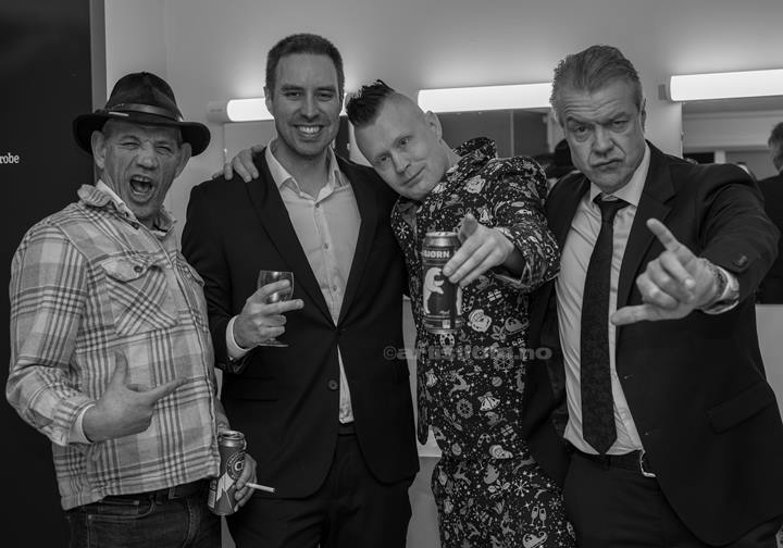Fra venstre, backstage: Lothepus, DJ KAK, John Victor Senland og Alex Rosén. Foto: Svein Erik Nomeland