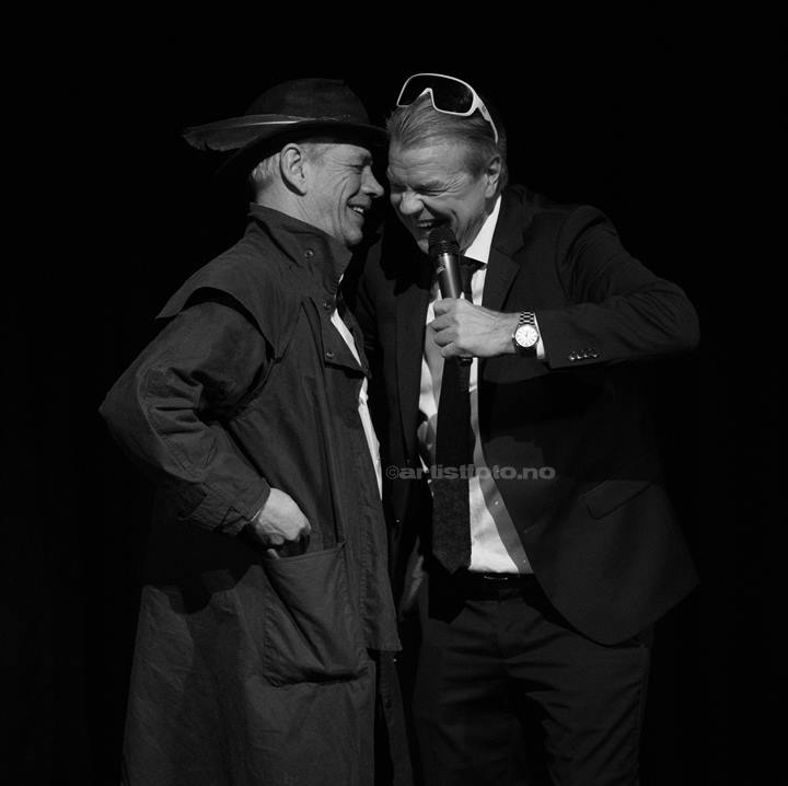 Fra venstre: Lothepus, Alex Rosén. DJ KAK, Kvinesdal Kulturhus. Foto: Svein Erik Nomeland