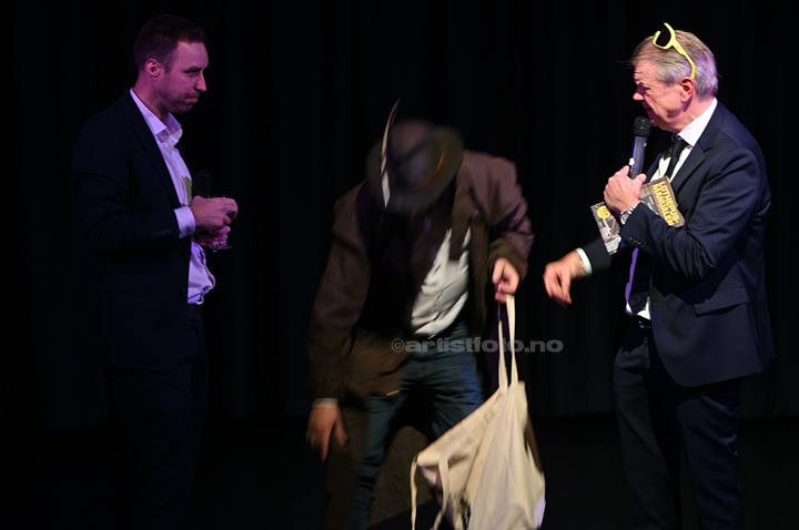 Fra venstre: DJ KAK, Lothepus, Alex Rosén. Kvinesdal Kulturhus. Foto: Svein Erik Nomeland