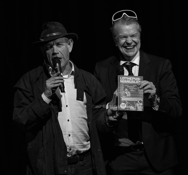 Fra venstre: Lothepus, Alex Rosén. DJ KAK, Kvinesdal Kulturhus. Foto: Svein Erik Nomeland