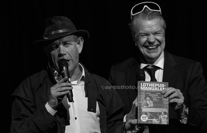 Fra venstre: Lothepus, Alex Rosén. DJ KAK, Kvinesdal Kulturhus. Foto: Svein Erik Nomeland