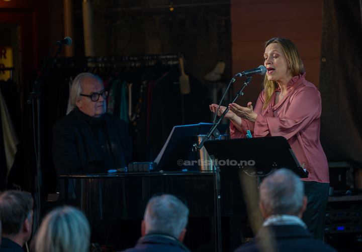 Ketil Bjørnstad og Anneli Drecker, Posebyhaven, Kristiansand. Foto: Svein Erik Nomeland
