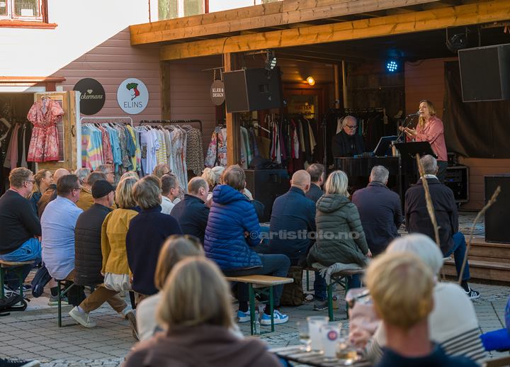 Ketil Bjørnstad og Anneli Drecker, Posebyhaven, Kristiansand. Foto: Svein Erik Nomeland