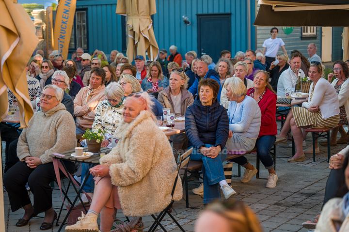 Ketil Bjørnstad og Anneli Drecker, Posebyhaven, Kristiansand. Foto: Svein Erik Nomeland