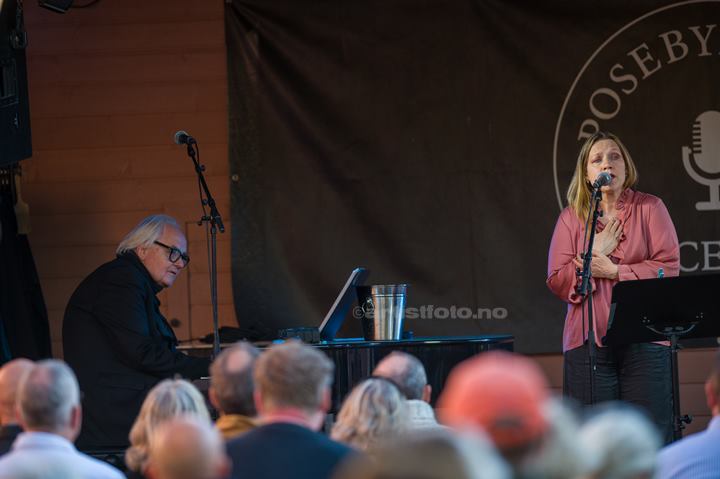 Ketil Bjørnstad og Anneli Drecker, Posebyhaven, Kristiansand. Foto: Svein Erik Nomeland