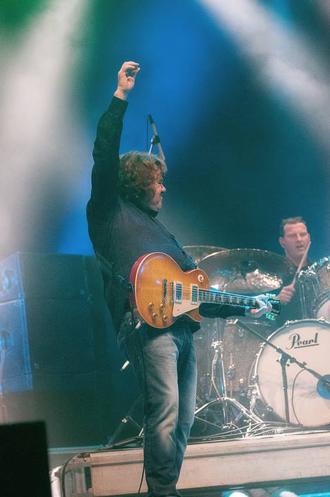 Gary Moore og Darrin Mooney , Norway Rock, Kvinesdal 10.7.2010. Foto: Svein Erik Nomeland