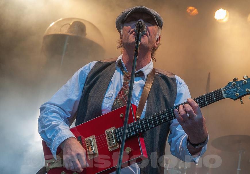 Kim Larsen, 9.7.2008, Ravnedalen, Kristiansand (header). Foto: Svein Erik Nomeland