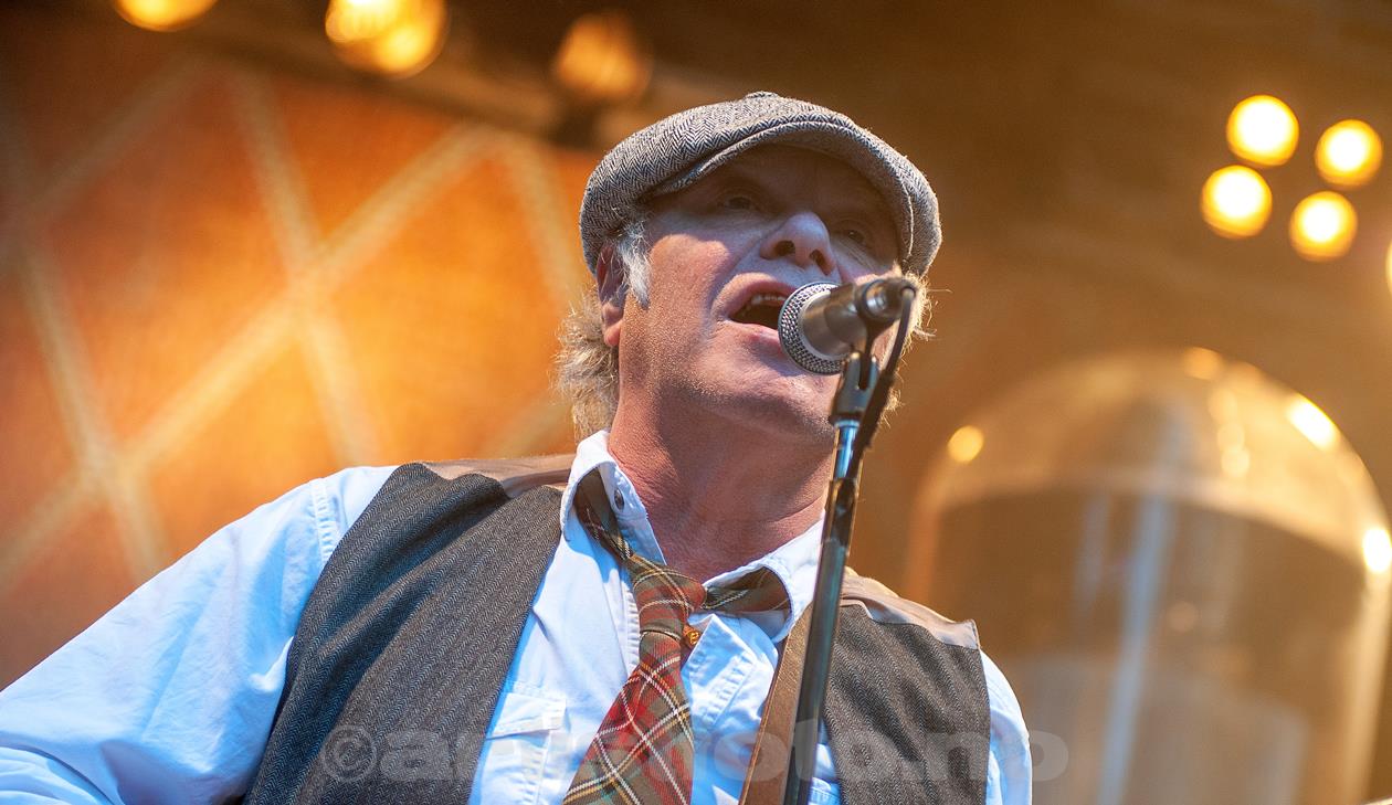 Kim Larsen, 9.7.2008, Ravnedalen, Kristiansand (header). Foto: Svein Erik Nomeland