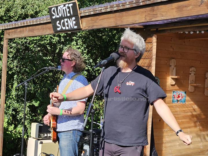 Opplysningsrock, kulturhagefesten. Øyslebø. Foto: Margaretha Krug Aase