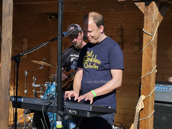 Opplysningsrock, kulturhagefesten. Øyslebø. Foto: Margaretha Krug Aase